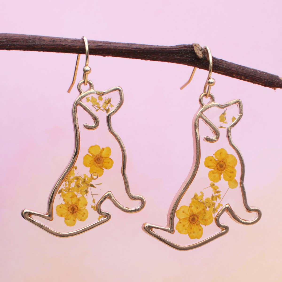 Floral Friend Gold Dog Dried Flower Earrings